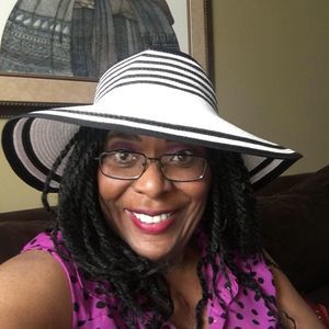 Meet your Posher, Carolyn